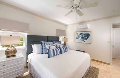 Luxury Villa Photo #6
