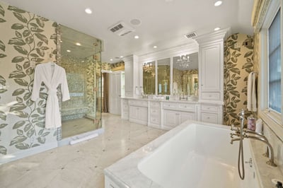 Luxury Villa Photo #30