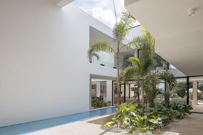 Luxury Villa Photo #7
