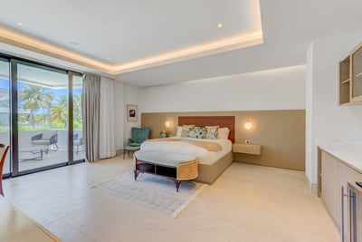 Luxury Villa Photo #23