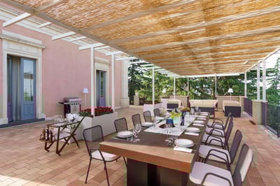 Luxury Villa Photo #9