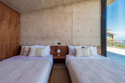 Luxury Villa Photo #36