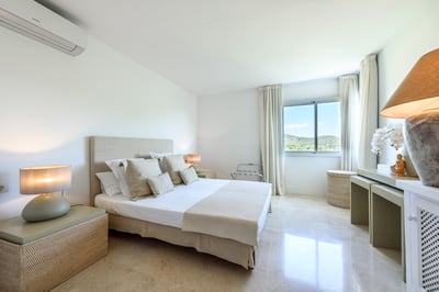 Luxury Villa Photo #38