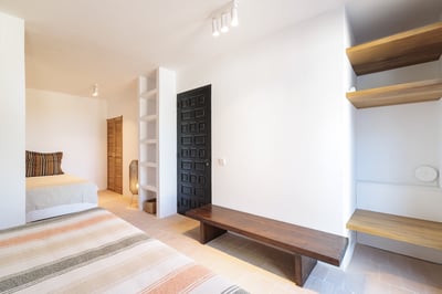 Luxury Villa Photo #37