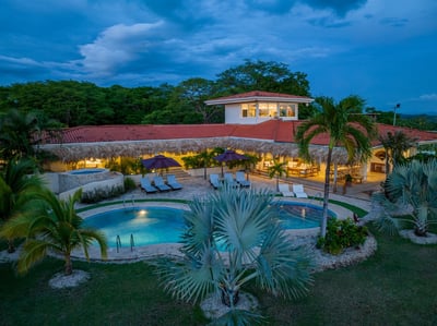 Luxury Villa Photo #6