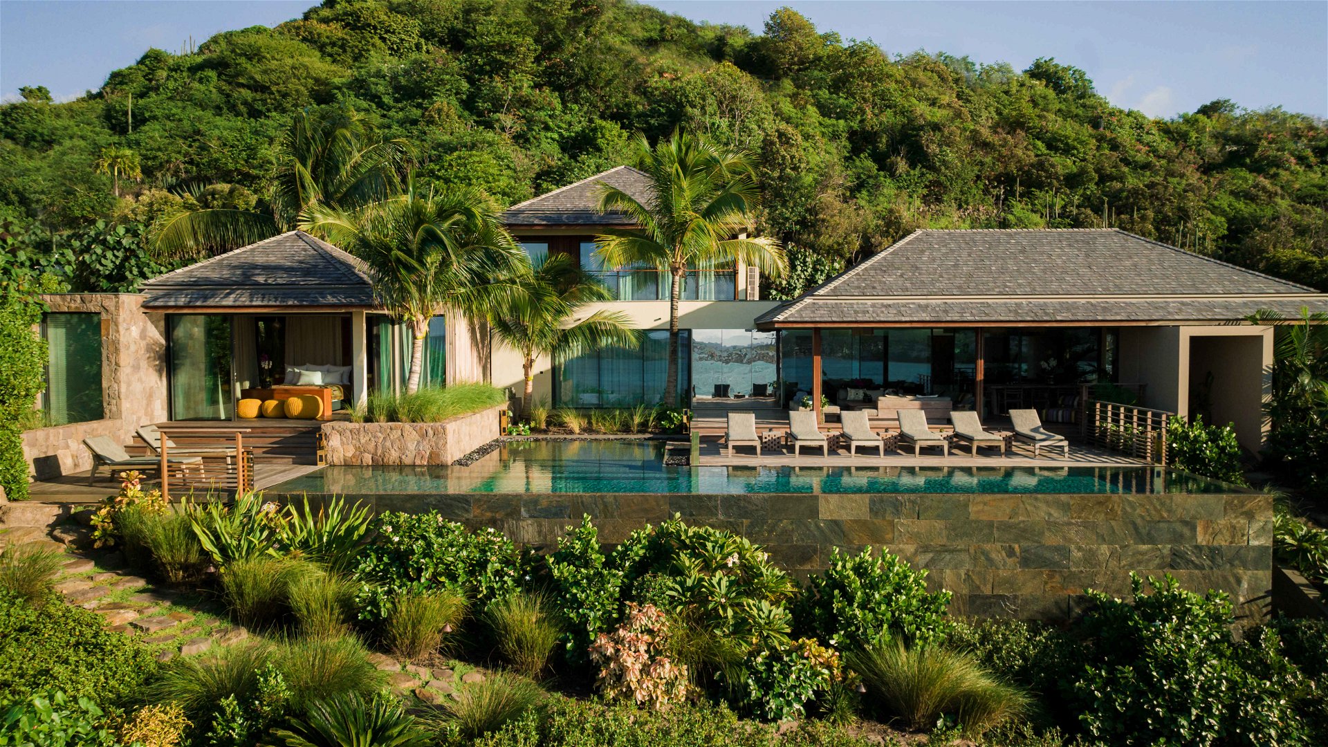 Grand Cul-de-Sac,Larimar