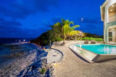 Luxury Villa Photo #6