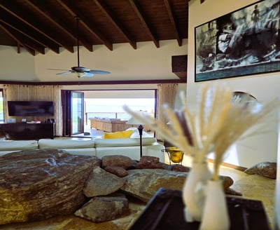 Luxury Villa Photo #26