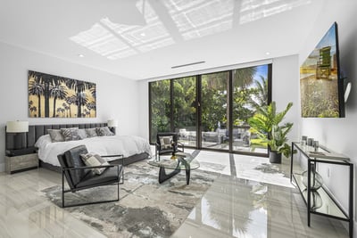 Luxury Villa Photo #32