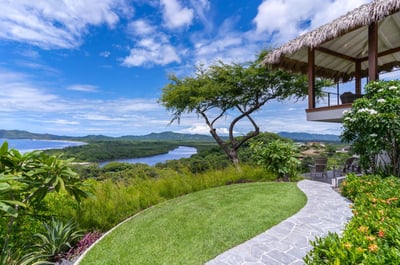 Luxury Villa Photo #9