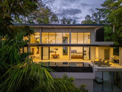 Luxury Villa Photo #7