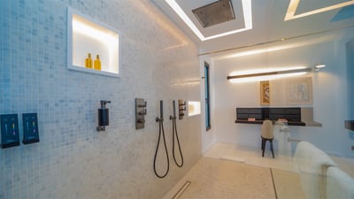 Luxury Villa Photo #39