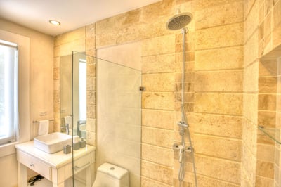Luxury Villa Photo #32