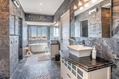 Luxury Villa Photo #31