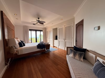 Luxury Villa Photo #64