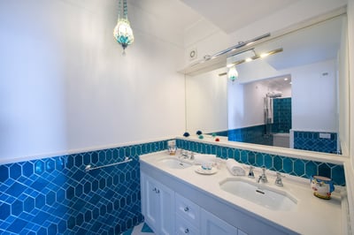 Luxury Villa Photo #23