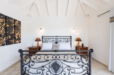 Luxury Villa Photo #32