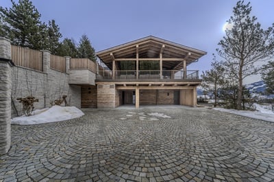 Luxury Villa Photo #6