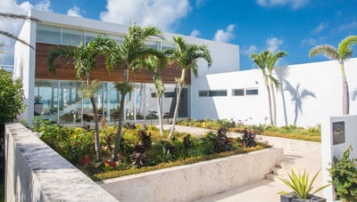 Luxury Villa Photo #4