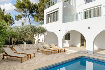 Luxury Villa Photo #3