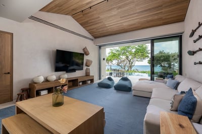 Luxury Villa Photo #27