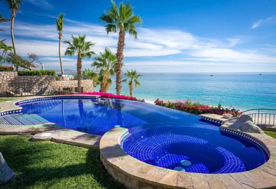 Luxury Villa Photo #3