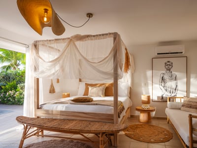Luxury Villa Photo #26
