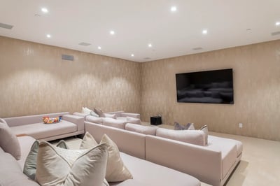 Luxury Villa Photo #37