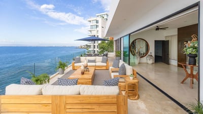 Luxury Villa Photo #8