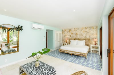 Luxury Villa Photo #45