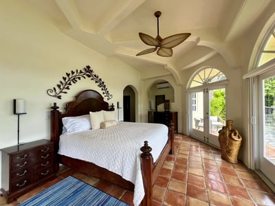 Luxury Villa Photo #27