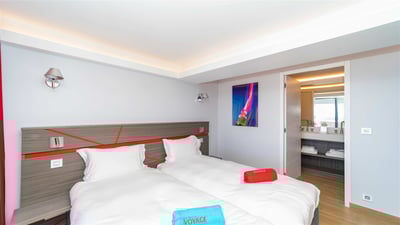 Bedroom 4: On the lower level. King size bed (or twin beds), air conditioning, HD-TV, dressing,