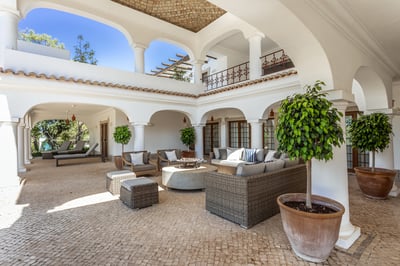 Luxury Villa Photo #14