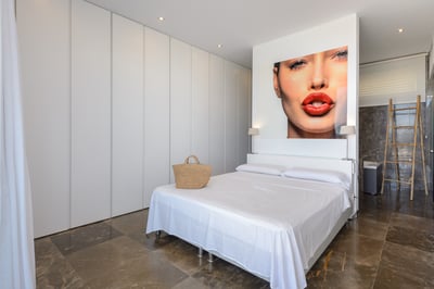 Luxury Villa Photo #19