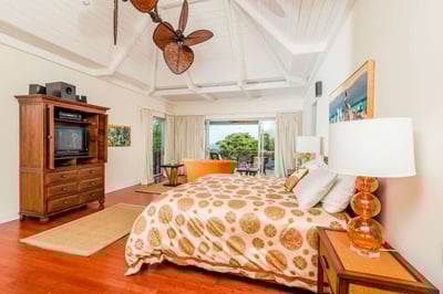 Luxury Villa Photo #16