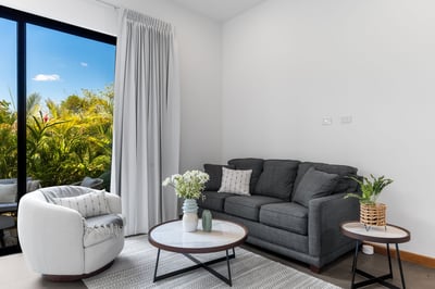 Main House – Primary 2: King Bed, AC & Private Terrace