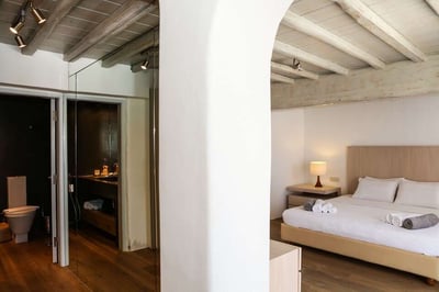 Luxury Villa Photo #23