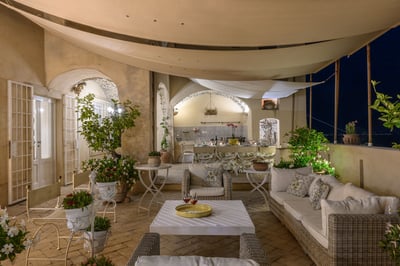 Luxury Villa Photo #14