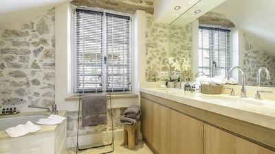 Luxury Villa Photo #23