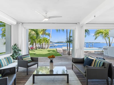 Luxury Villa Photo #11