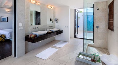 Luxury Villa Photo #18