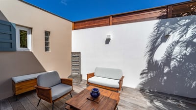 Lounge & Jacuzzi: Lounge areas, nice heated jacuzzi in the back of the property. 