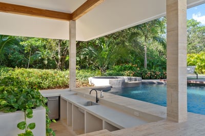 Luxury Villa Photo #6