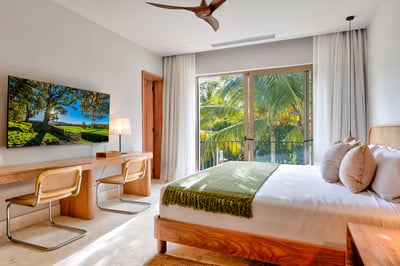 Luxury Villa Photo #32