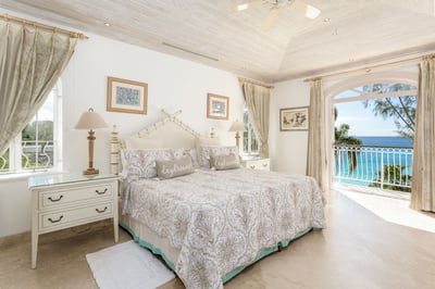 Luxury Villa Photo #13