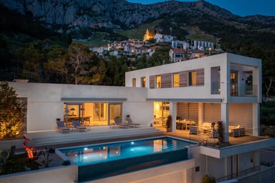 Luxury Villa Photo #2