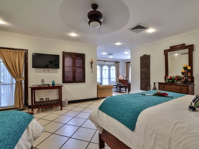 Master Bedroom #3: 2 queens, 1 twin & living!