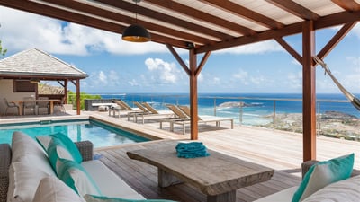 Outdoor Lounge