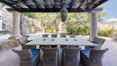 Luxury Villa Photo #13