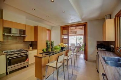 Luxury Villa Photo #17